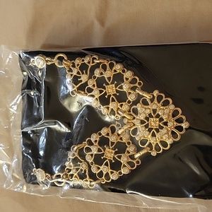 Signature collection square frontal necklace
